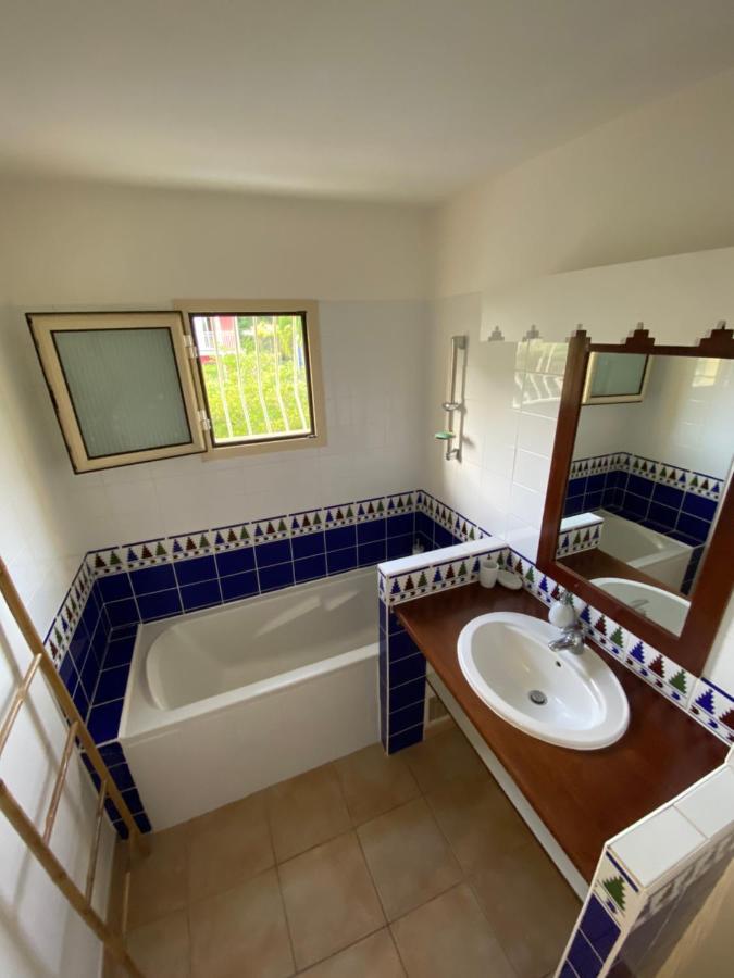 Maison Mitoyenne , Piscine,Citerne, Jardin, Parking, Plage Le Gosier  Kültér fotó